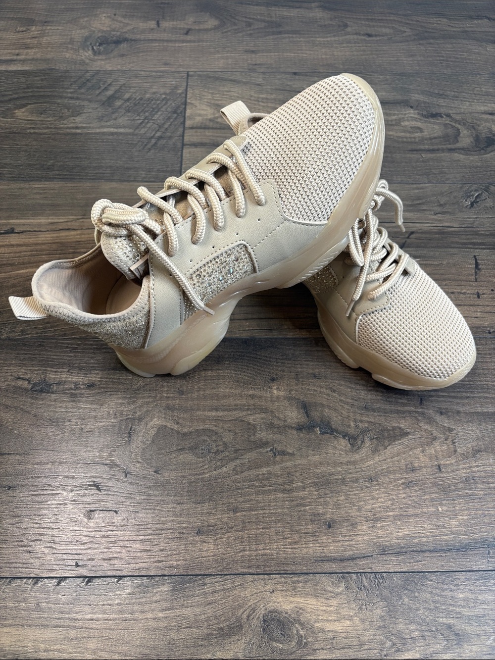 Steve Madden Ganzo Embellished Sneaker Size 9